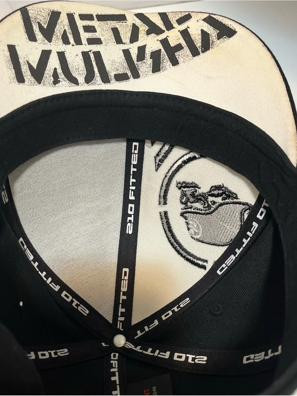 METAL MULISHA Baseball Cap Mens 7 1/4 7 5/8 Black White Skull Helmet 210 Fitted